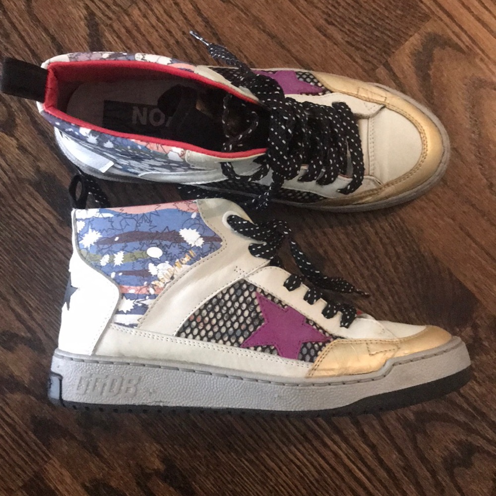 Golden Goose tennis shoes high top